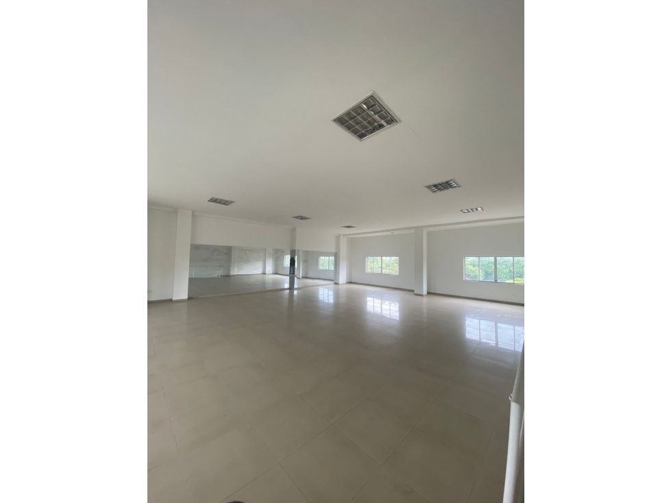 SE VENDE LOCAL COMERCIAL EN LA MERCED CALI — foto 2