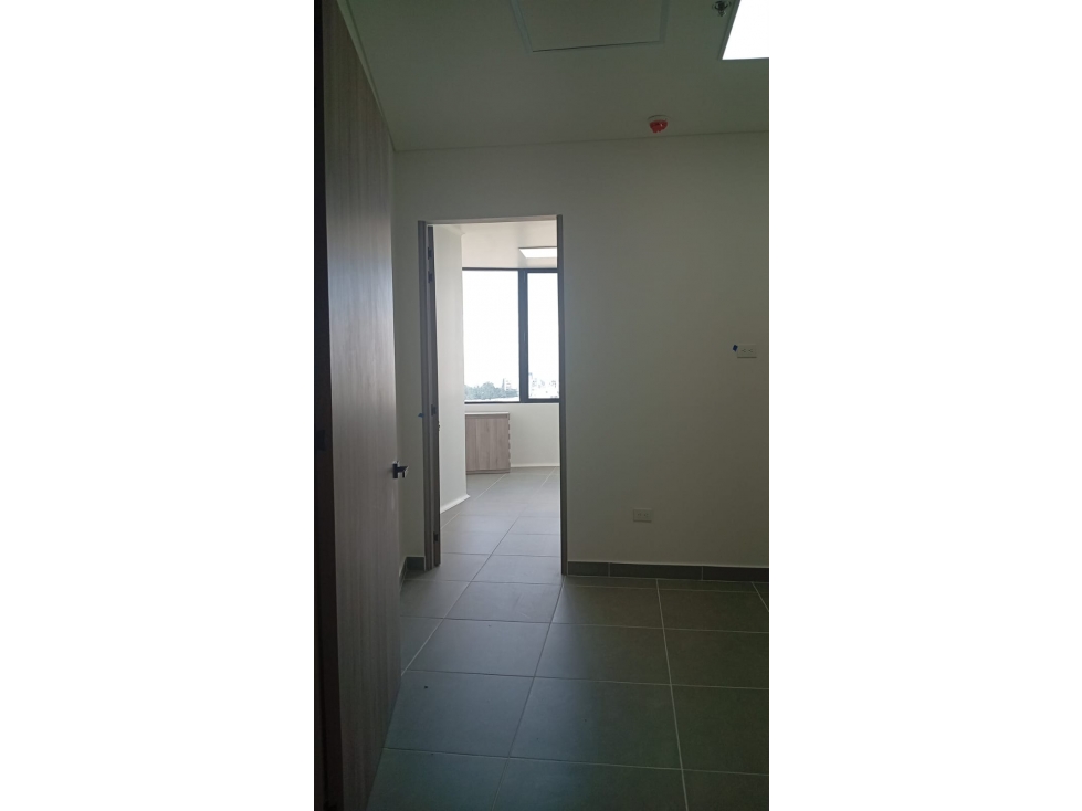SE ARRIENDA CONSULTORIO EN ZONATA CENTRO MEDICO — foto 2