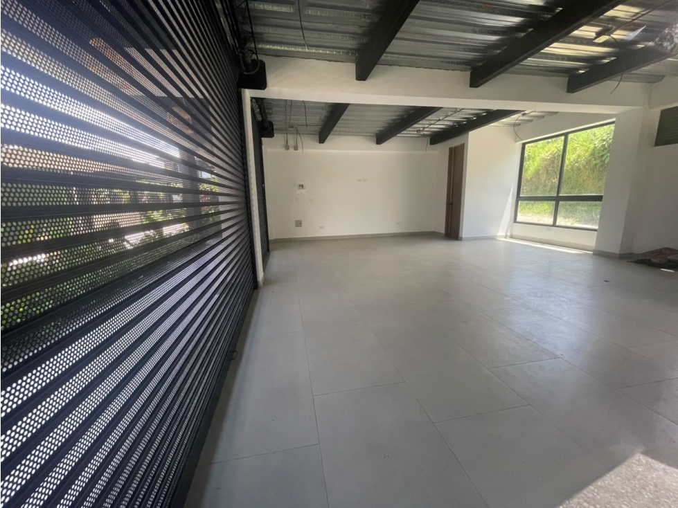 SE ARRIENDA LOCAL COMERCIAL MALL SAMARKANDA — foto 3
