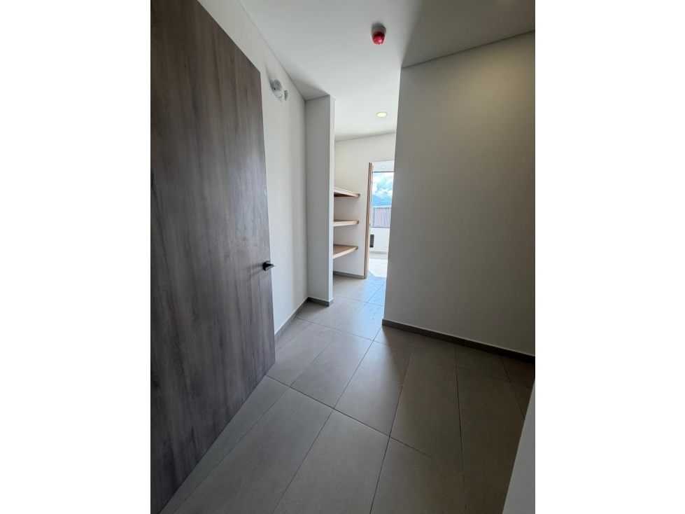 SE VENDE/ ALQUILA CONSULTORIO 717 ZONATA CENTRO MEDICO EN ARMENIA — foto 2