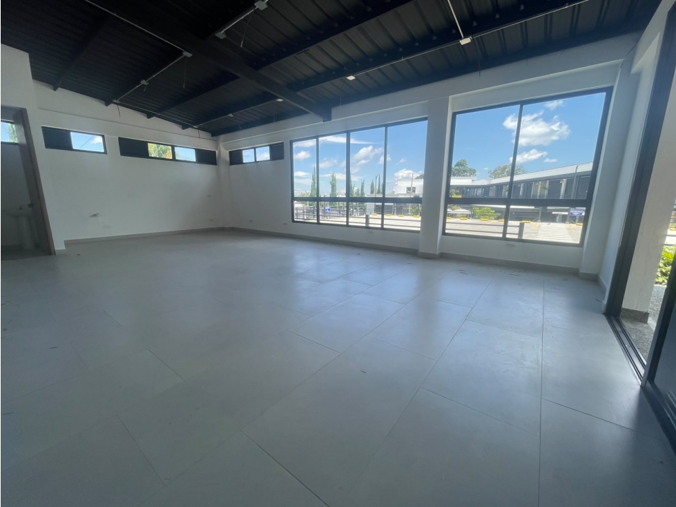 SE ARRIENDA LOCAL MALL SAMARKANDA — foto 3