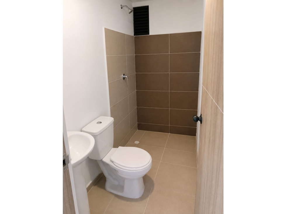 SE VENDE APARTAMENTO LA BRETAÑA — foto 5