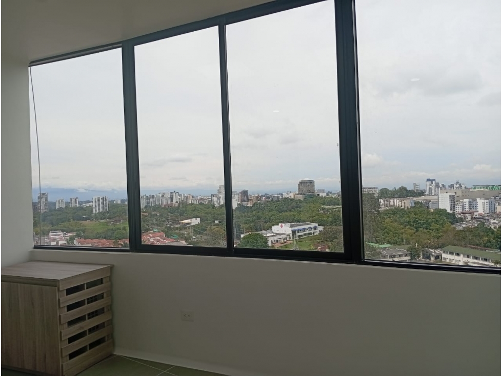 SE ARRIENDA CONSULTORIO PISO 7 EN ZONATA CENTRO MEDICO ZONATA