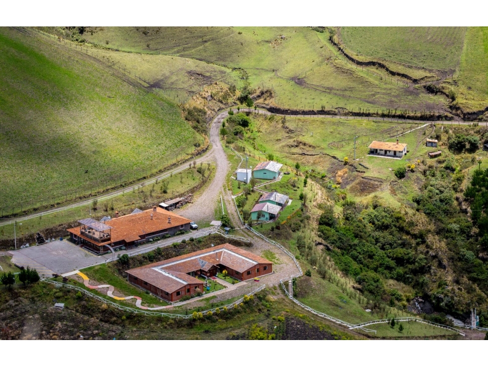 HACIENDA EN VENTA - 1310 HECTÁREAS | Pichincha - 2