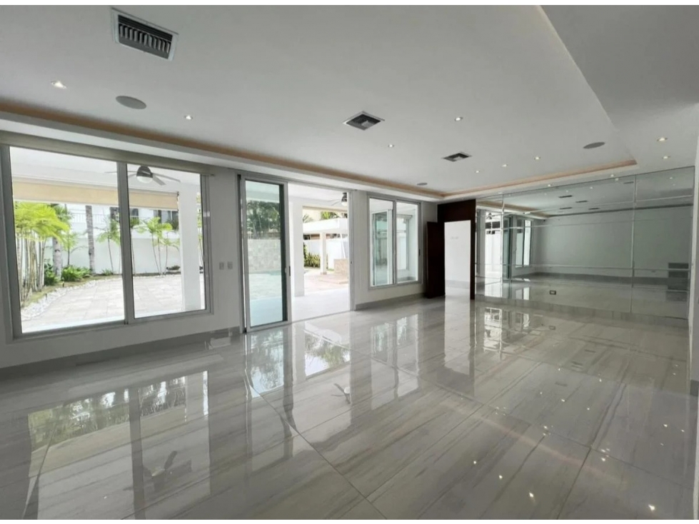 CASA EN VENTA, Urb. Terrasol - Samborondón - 5
