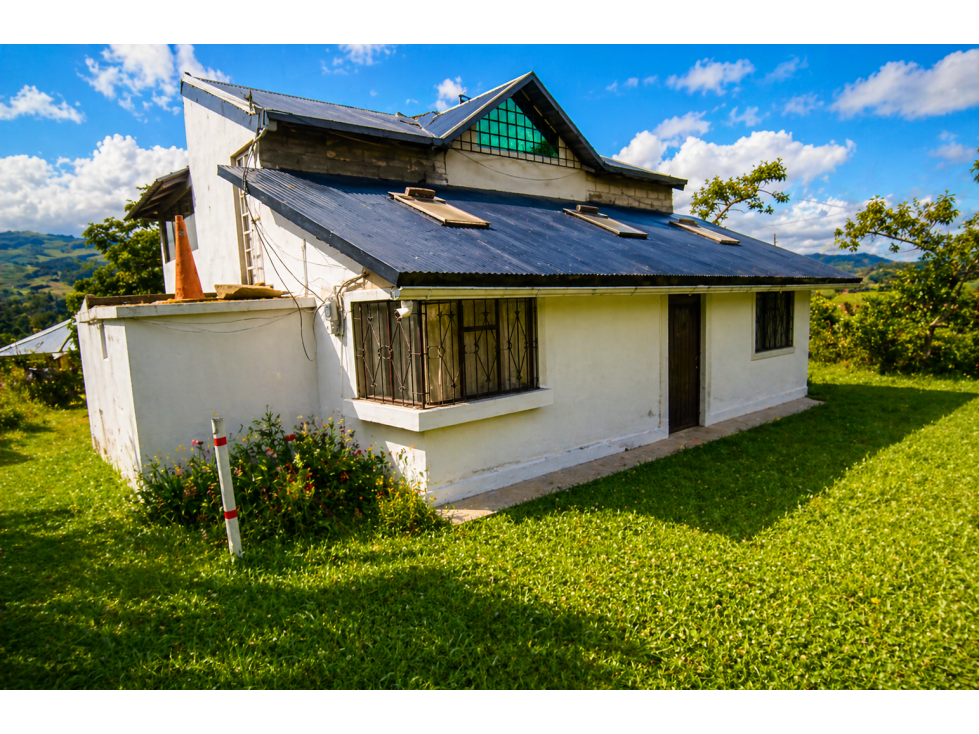 CASA EN VENTA | 135 m², Otavalo - Imbabura - 1