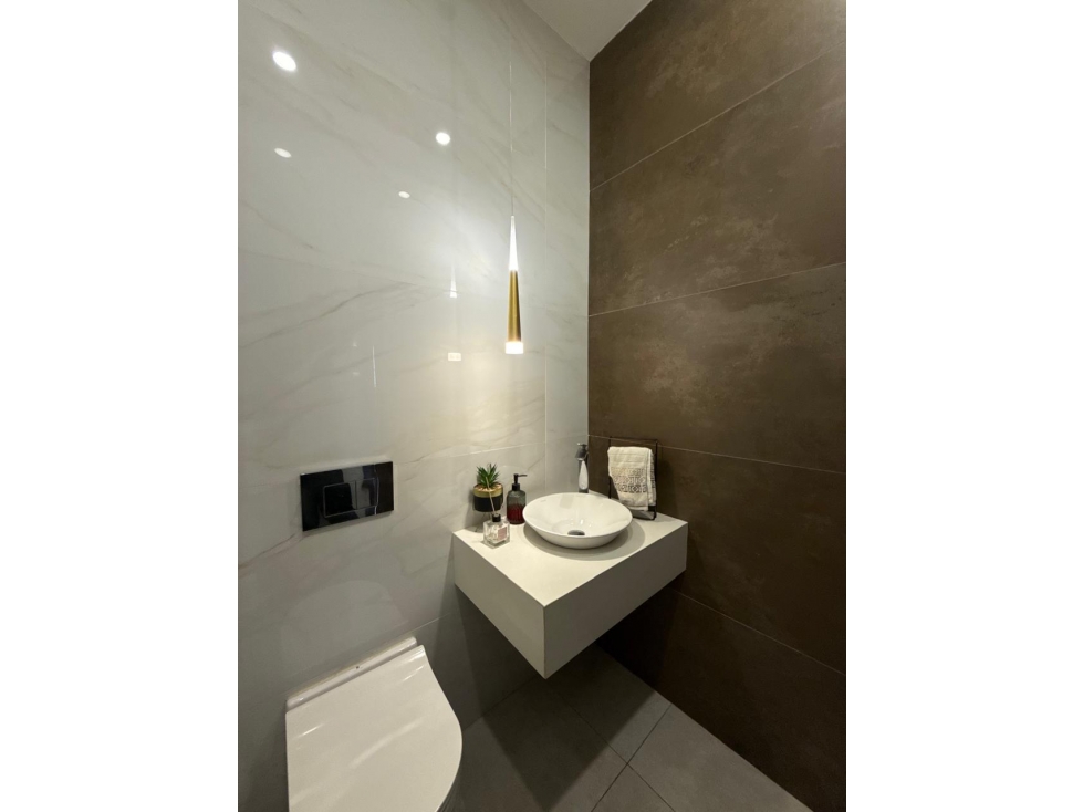 CASA EN VENTA | 250 m², Bella Vista, Guayaquil. - 6
