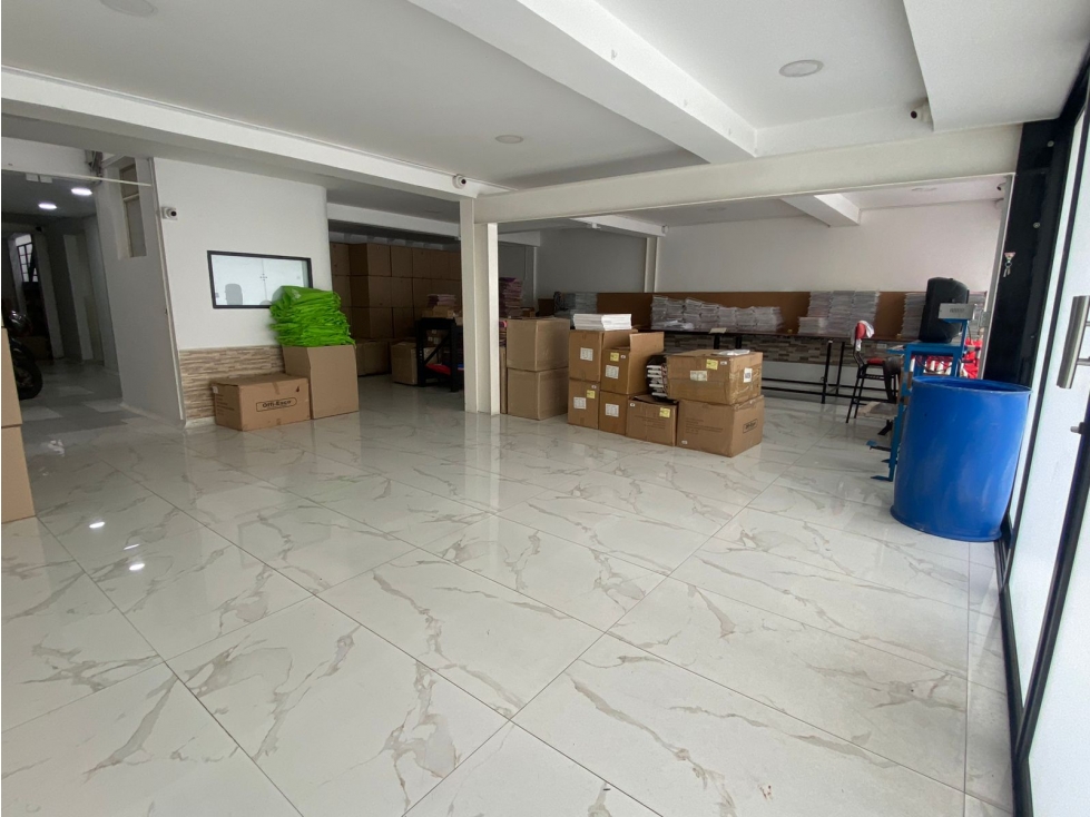 Espacio Comercial Versátil en VENTA, Normandia | Ideal para Tu Negocio — foto 2