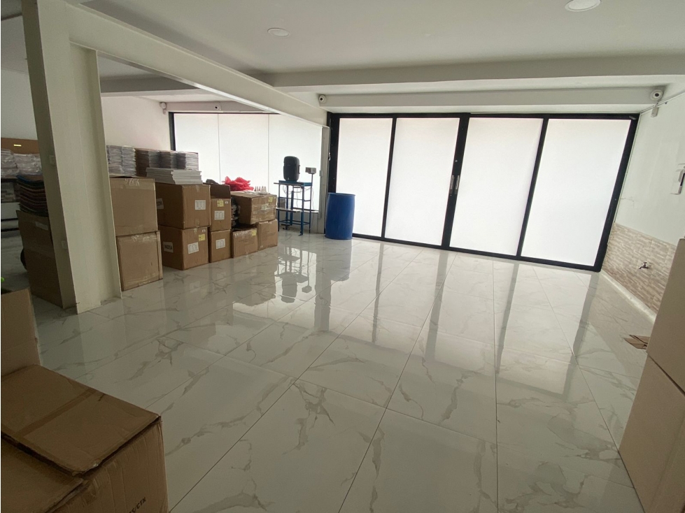 Espacio Comercial Versátil en VENTA, Normandia | Ideal para Tu Negocio — foto 3