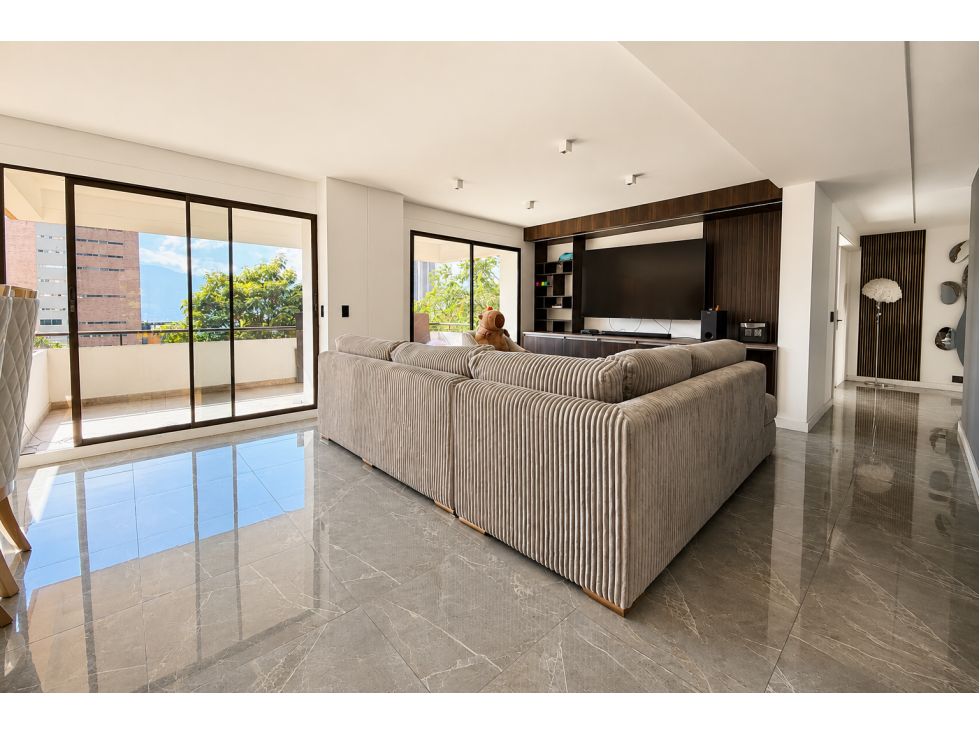 Venta | Apartamento de lujo en El Poblado | 2 Habs + Servicio — foto 3