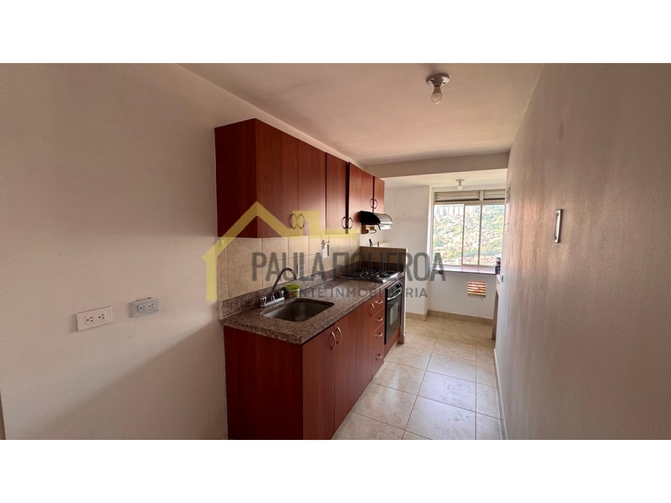 Vendo Apartamento Loma de Los Bernal — foto 4