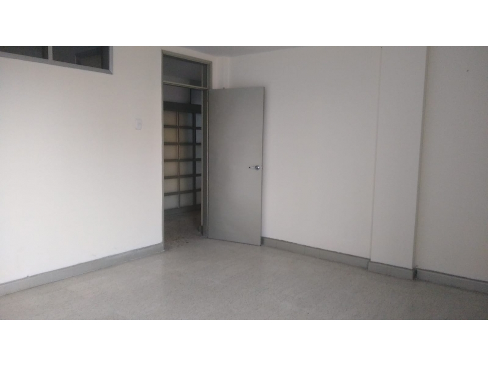 SE ARRIENDA o VENDE EDIFICIO EN EL BARRIO EL PRADO - 2