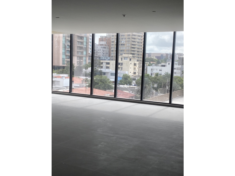 ESPECTACULAR OFICINA EN VENTA EN EL GOLF — foto 2