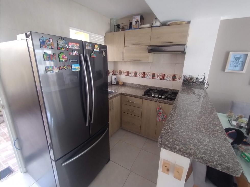 Casa en conjunto de dos niveles en excelente estado — foto 6