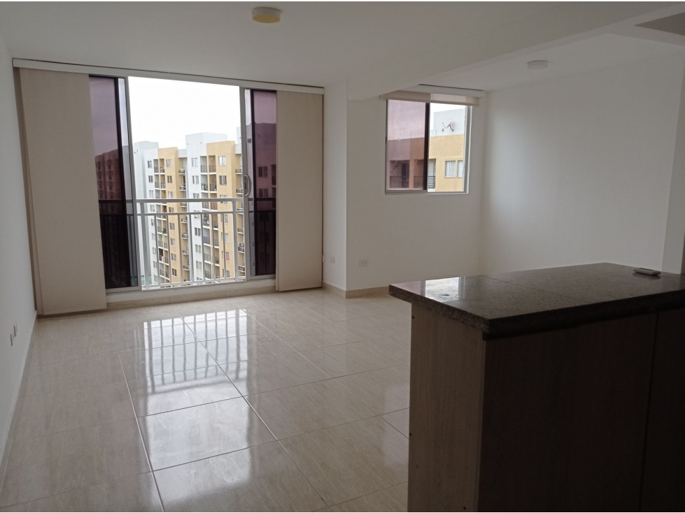 HERMOSO APARTAMENTO EN ALAMEDA DEL RIO PISO ALTO — foto 3