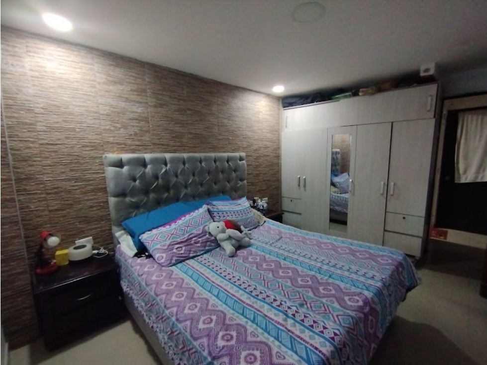 EXCELENTE CASA EN EL BARRIO LUCERO — foto 4