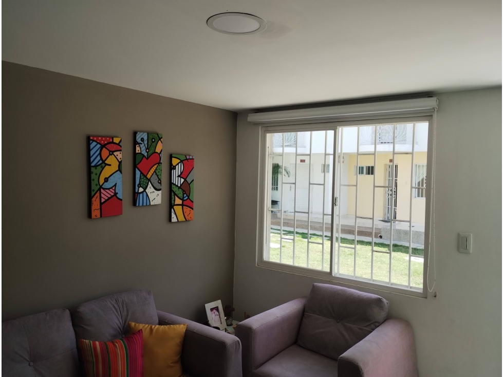 Casa en conjunto de dos niveles en excelente estado — foto 4