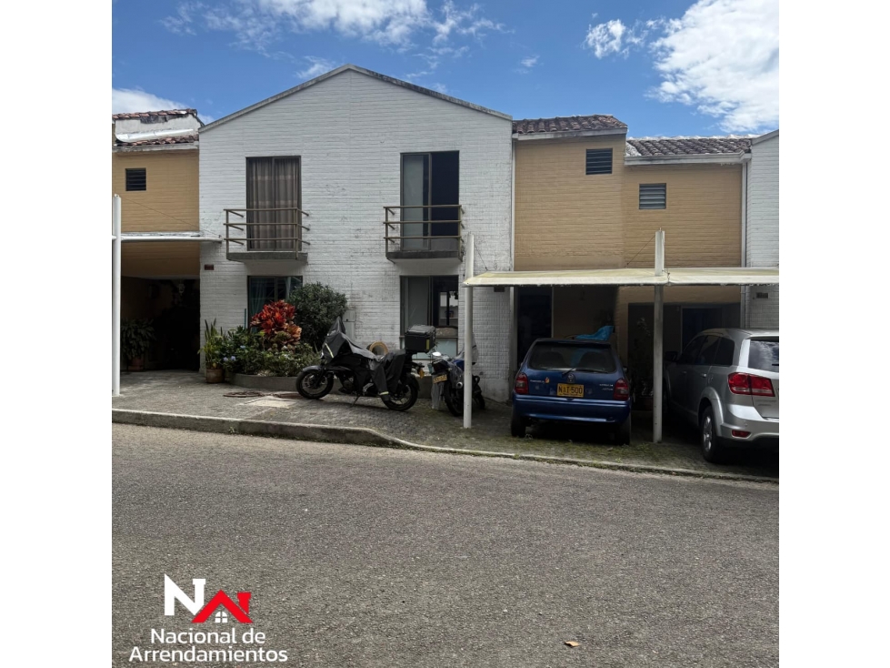 CASA DUPLEX EN VENTA CORALINA PEREIRA