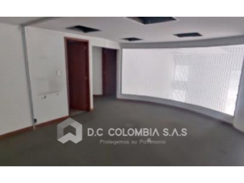 LOCAL EN VENTA O ARRIENDO EN CENTRO COMERCIAL SABANA PLAZA EN BOGOTÁ — foto 2