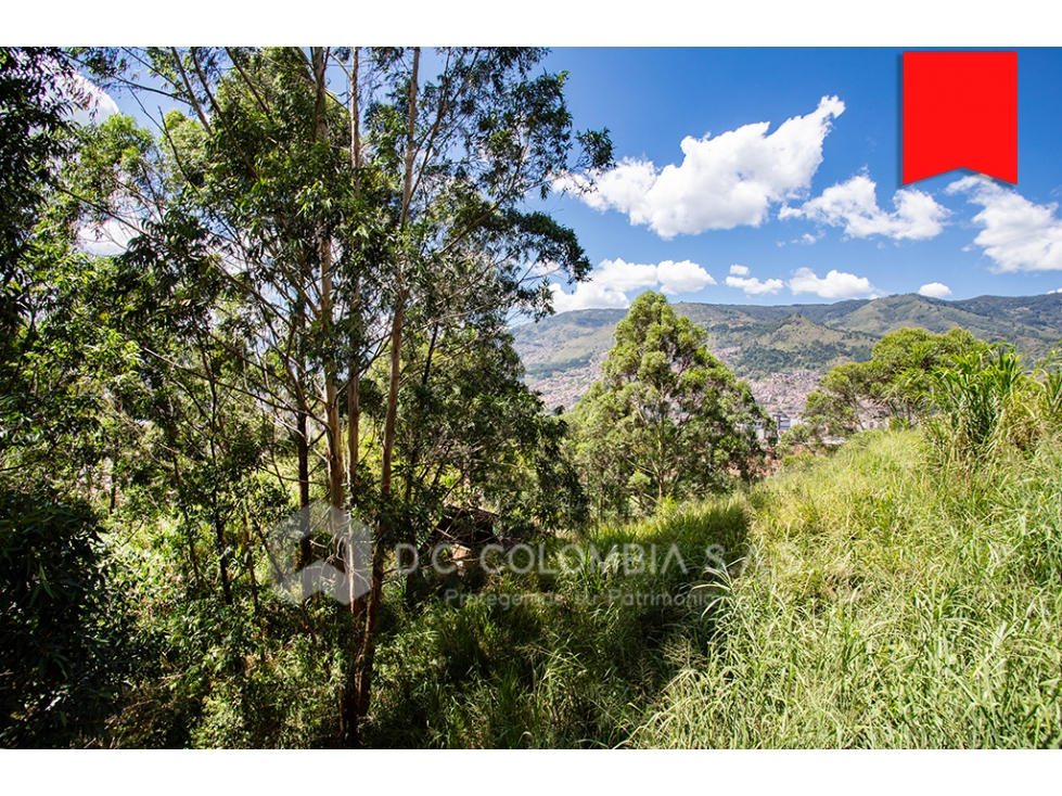 LOTE EN VENTA EN EL BARRIO LORETO EN LA CIUDAD DE MEDELLÍN