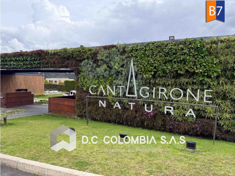 CASA EN VENTA EN EL CONDOMINIO CANTAGIRONE EN MEDELLÍN