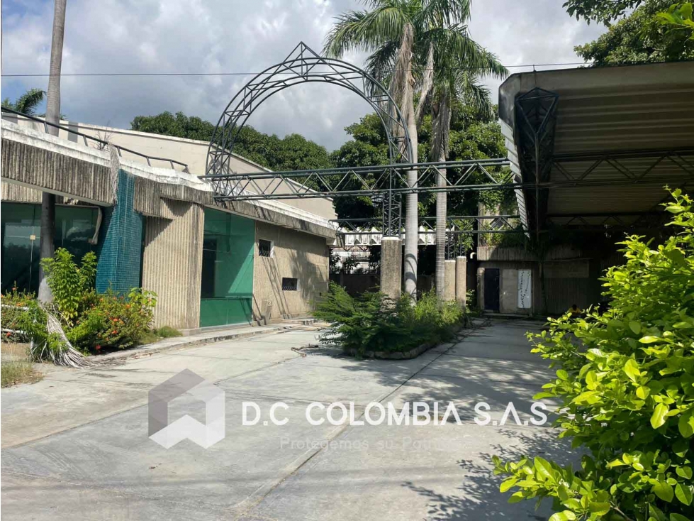 VENTA DE LOCAL EN ZONA INDUSTRIAL MAMONAL - CARTAGENA — foto 2