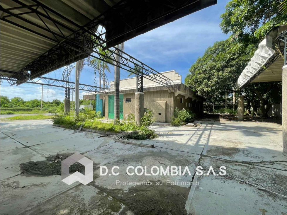 VENTA DE LOCAL EN ZONA INDUSTRIAL MAMONAL - CARTAGENA — foto 3