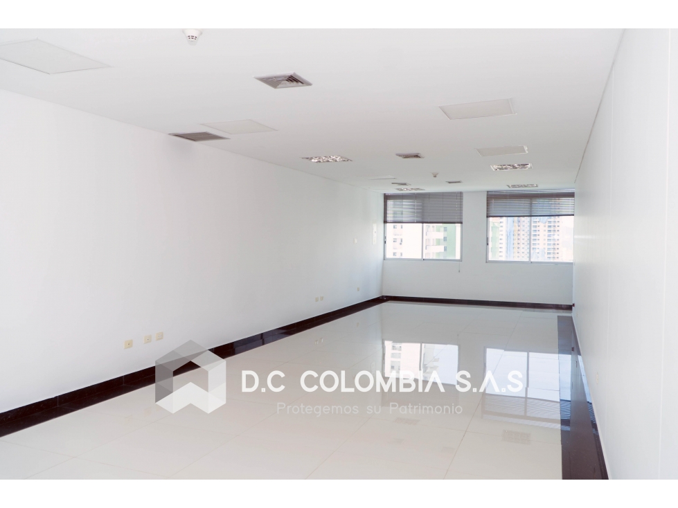 OFICINA EN VENTA EN EL EDIFICIO FÉNIX BUSINESS CENTER EN BUCARAMANGA - 2
