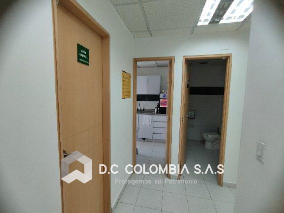 LOCAL EN VENTA O ARRIENDO SOBRE LA CARRERA 13 CON 34 EN BOGOTÁ — foto 4