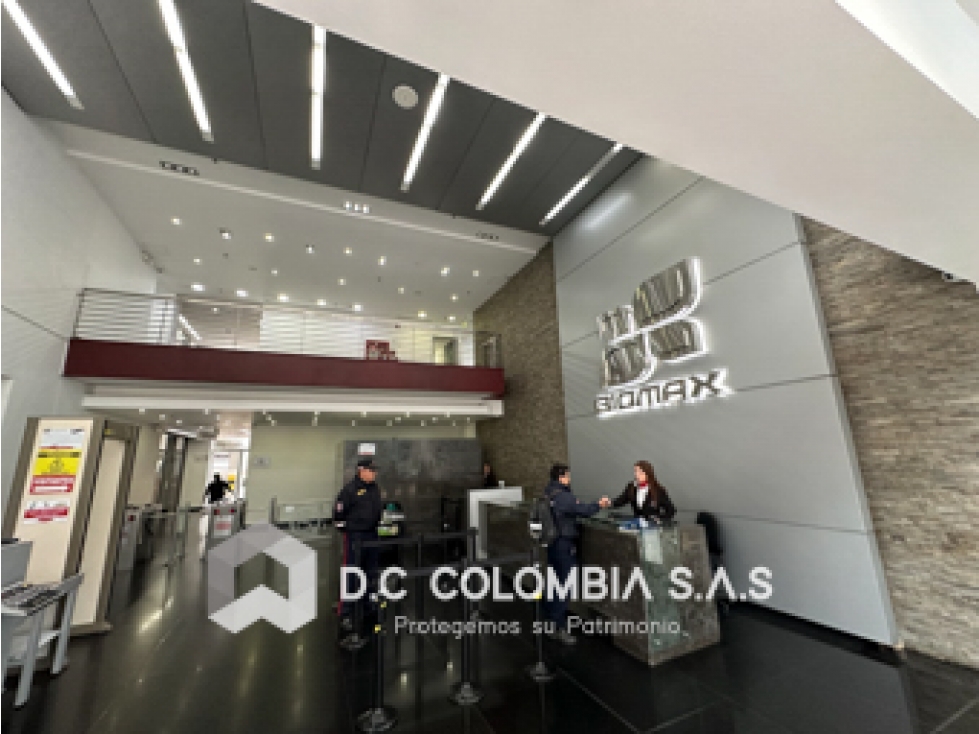 LOCAL EN VENTA EN LA TORRE REM DEL BARRIO CHICÓ DE BOGOTÁ — foto 2