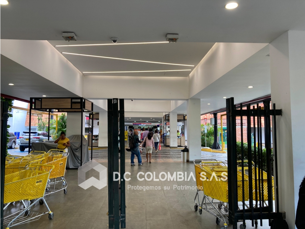 LOCAL EN VENTA EN EL CENTRO COMERCIAL UNICENTRO DE CALI — foto 2