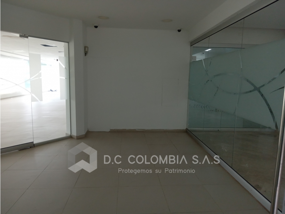 LOCAL EN VENTA EN EL CENTRO COMERCIAL LE CHAMP EN PUERTO COLOMBIA - 2