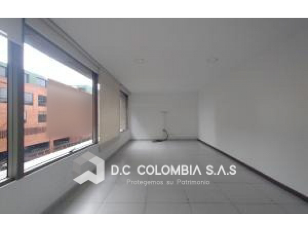 OFICINA EN VENTA EN EL NORTE DE BOGOTÁ - EDIFICIO 90 P.H — foto 2