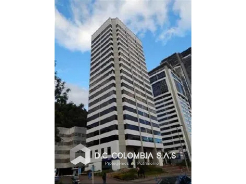 OFICINA EN VENTA EN CENTRO EMPRESARIAL AL NORTE DE BOGOTÁ — foto 2