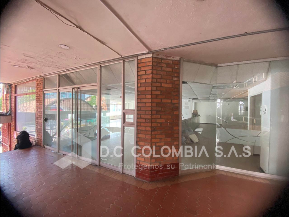 LOCAL COMERCIAL EN VENTA EN EL CC PUERTO REAL DE BARRANCABERMEJA - 2