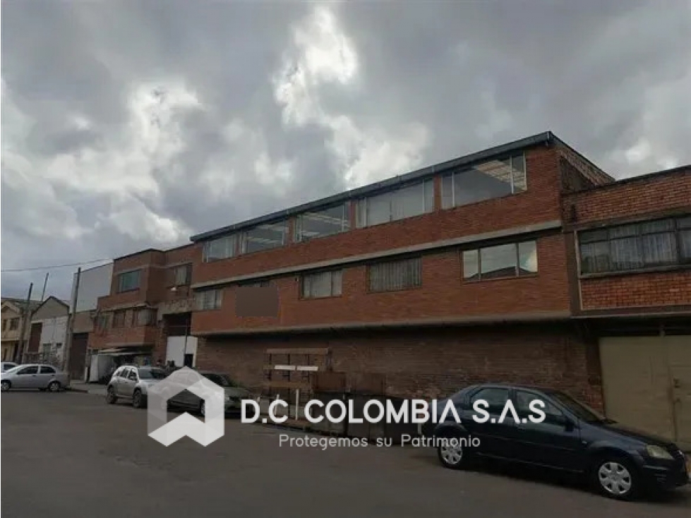 BODEGA EN VENTA EN EL BARRIO PENSILVANIA DE BOGOTÁ — foto 2