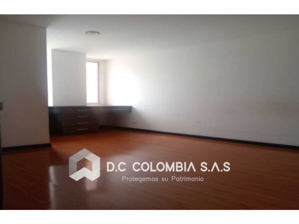 APARTAMENTO EN VENTA SOBRE LA AVENIDA UNIVERSITARIA EN TUNJA - BOYACÁ — foto 2