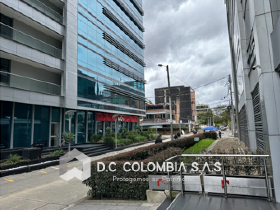 LOCAL EN VENTA EN LA TORRE REM DEL BARRIO CHICÓ DE BOGOTÁ — foto 3