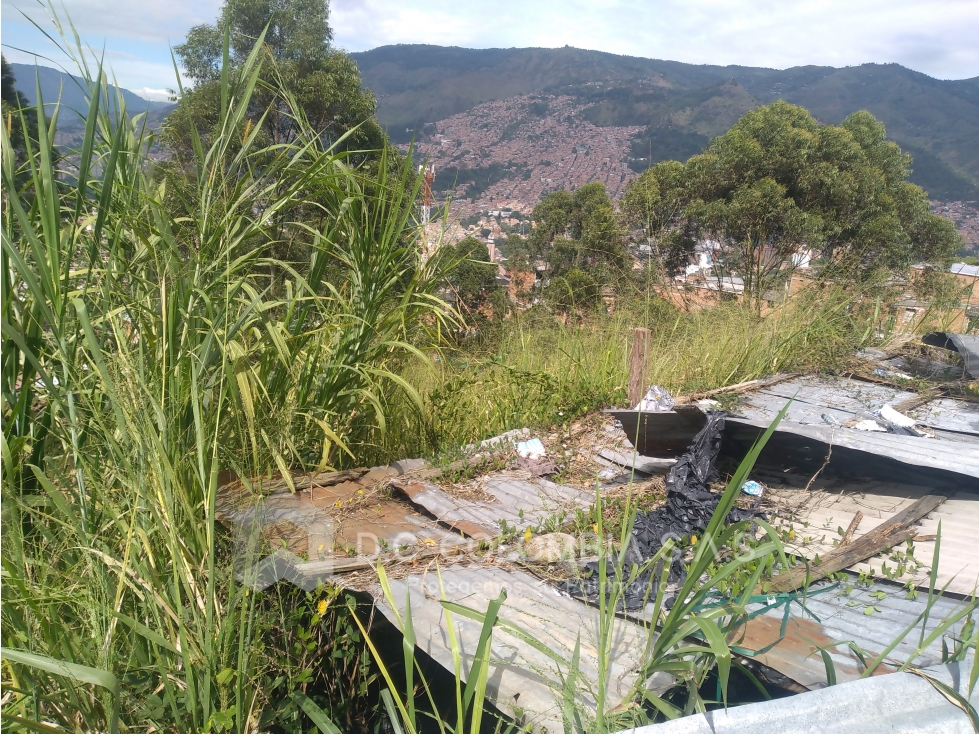 LOTE EN VENTA EN EL BARRIO LORETO EN LA CIUDAD DE MEDELLÍN — foto 3
