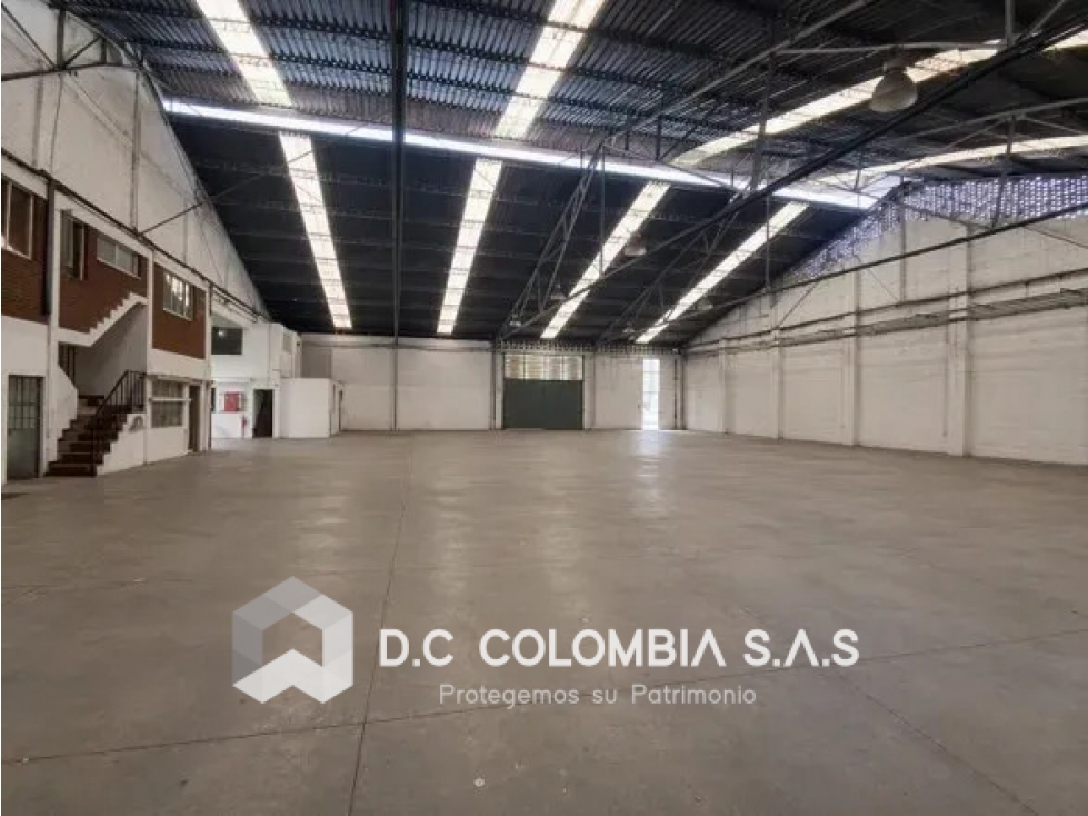 BODEGA EN VENTA EN EL BARRIO PENSILVANIA DE BOGOTÁ — foto 3