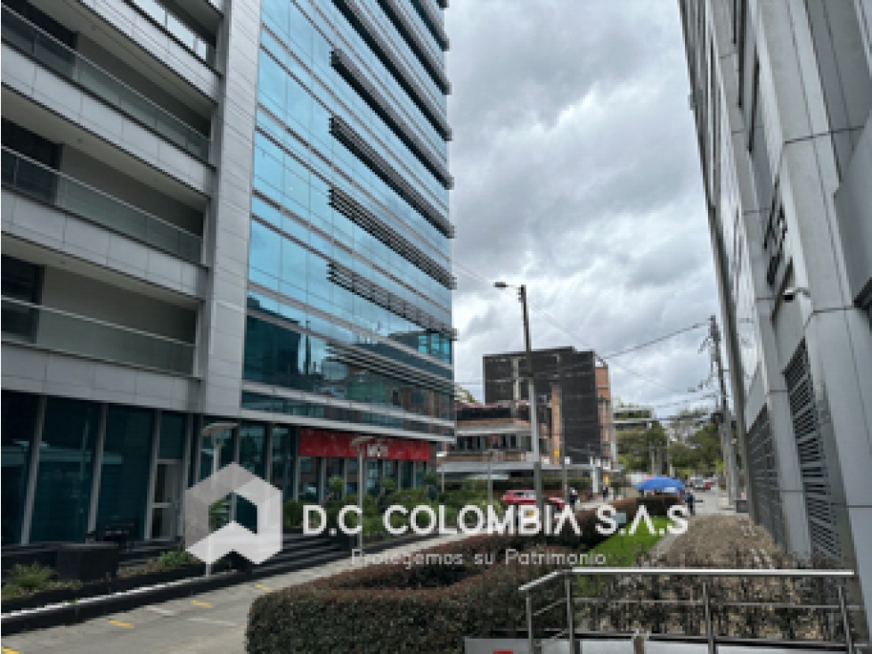LOCAL EN VENTA EN LA TORRE REM DEL BARRIO CHICÓ DE BOGOTÁ — foto 4