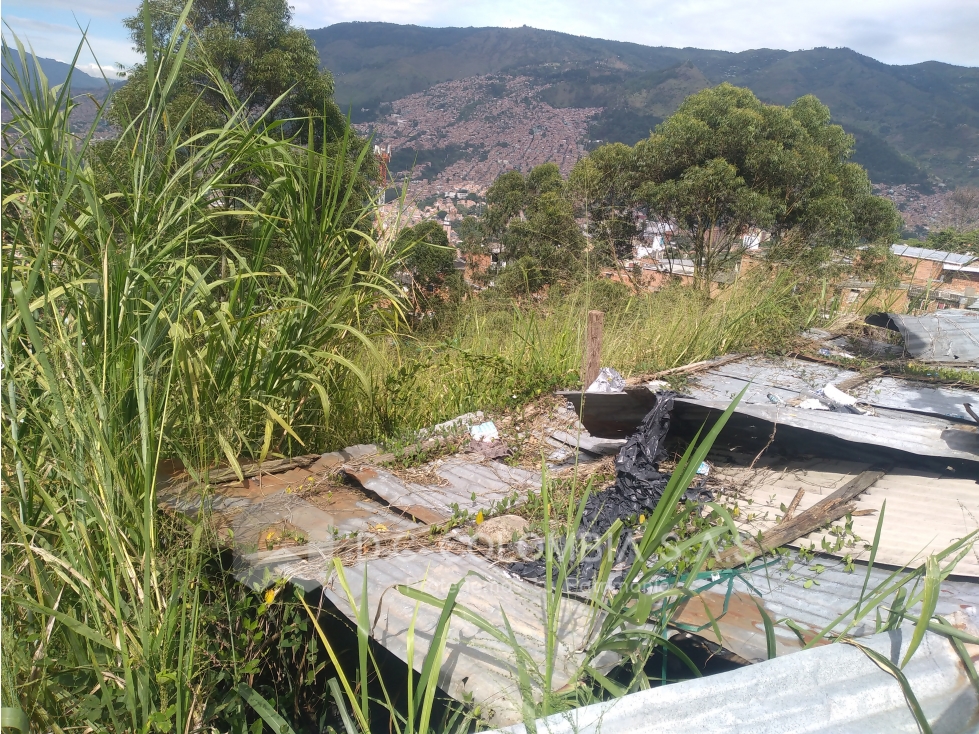 LOTE EN VENTA EN EL BARRIO LORETO EN LA CIUDAD DE MEDELLÍN — foto 4
