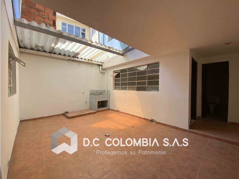 CASA EN VENTA EN EL BARRIO GUSTAVO RESTREPO - BOGOTÁ — foto 4