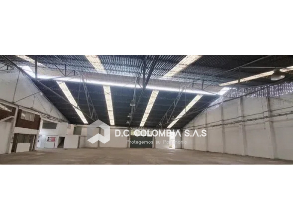 BODEGA EN VENTA EN EL BARRIO PENSILVANIA DE BOGOTÁ — foto 4