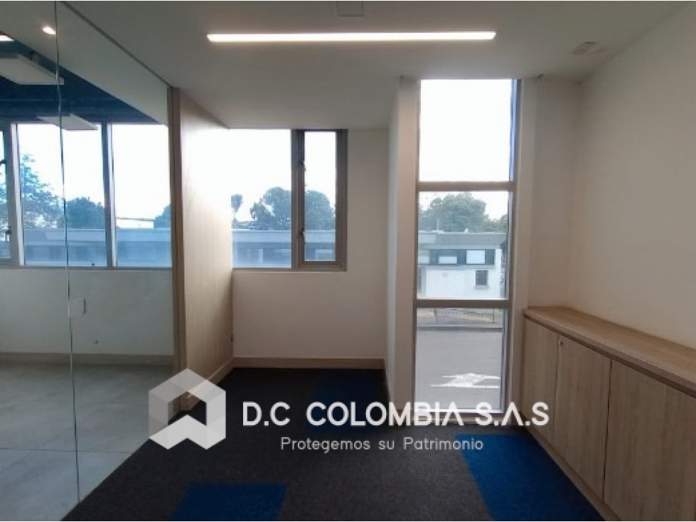 OFICINA EN VENTA EN EL PARQUE EMPRESARIAL PUERTA DEL SOL BOGOTÁ — foto 4