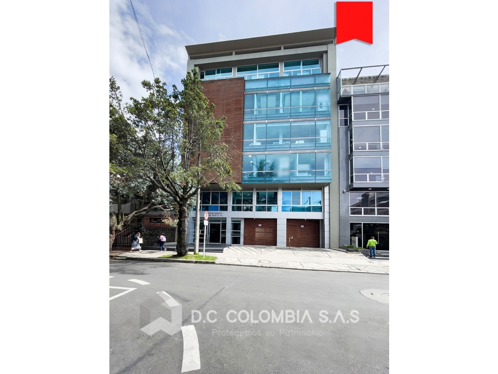 OFICINA 502 EN VENTA EN EDIFICIO SOLEVENTO BARRIO CHICÓ - BOGOTÁ