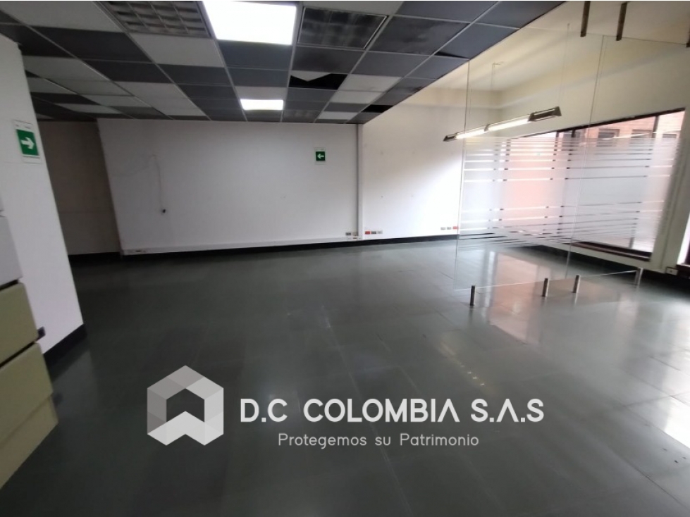 OFICINA EN VENTA EN EL CENTRO COMERCIAL HACIENDA SANTA BARBARA — foto 5
