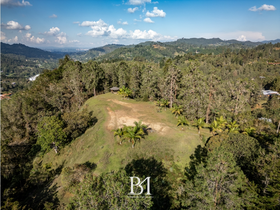 LOTE EN EXCLUSIVA PARCELACIÓN EN LA VIA LA FE EL RETIRO — foto 4