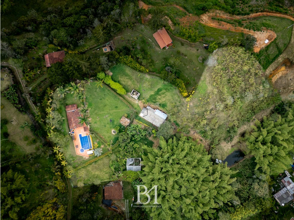 FINCA CAMPESTRE EN EL PEÑOL - 2