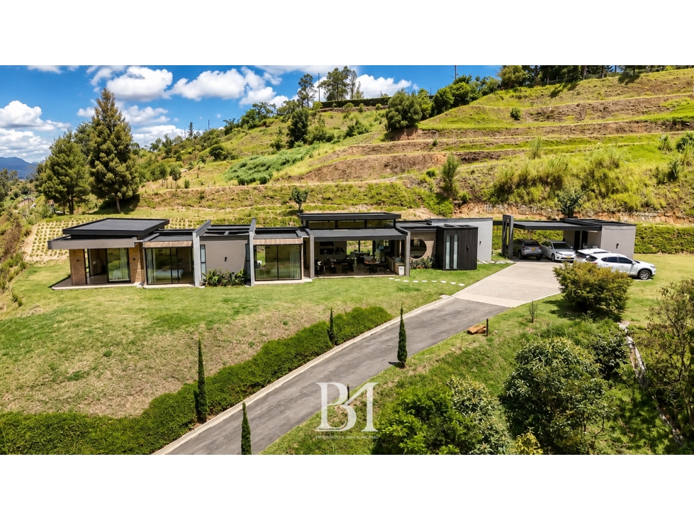 CASA EN PARCELACIÓN SECTOR AEROPUERTO JOSÉ MARÍA CÓRDOVA RIONEGRO